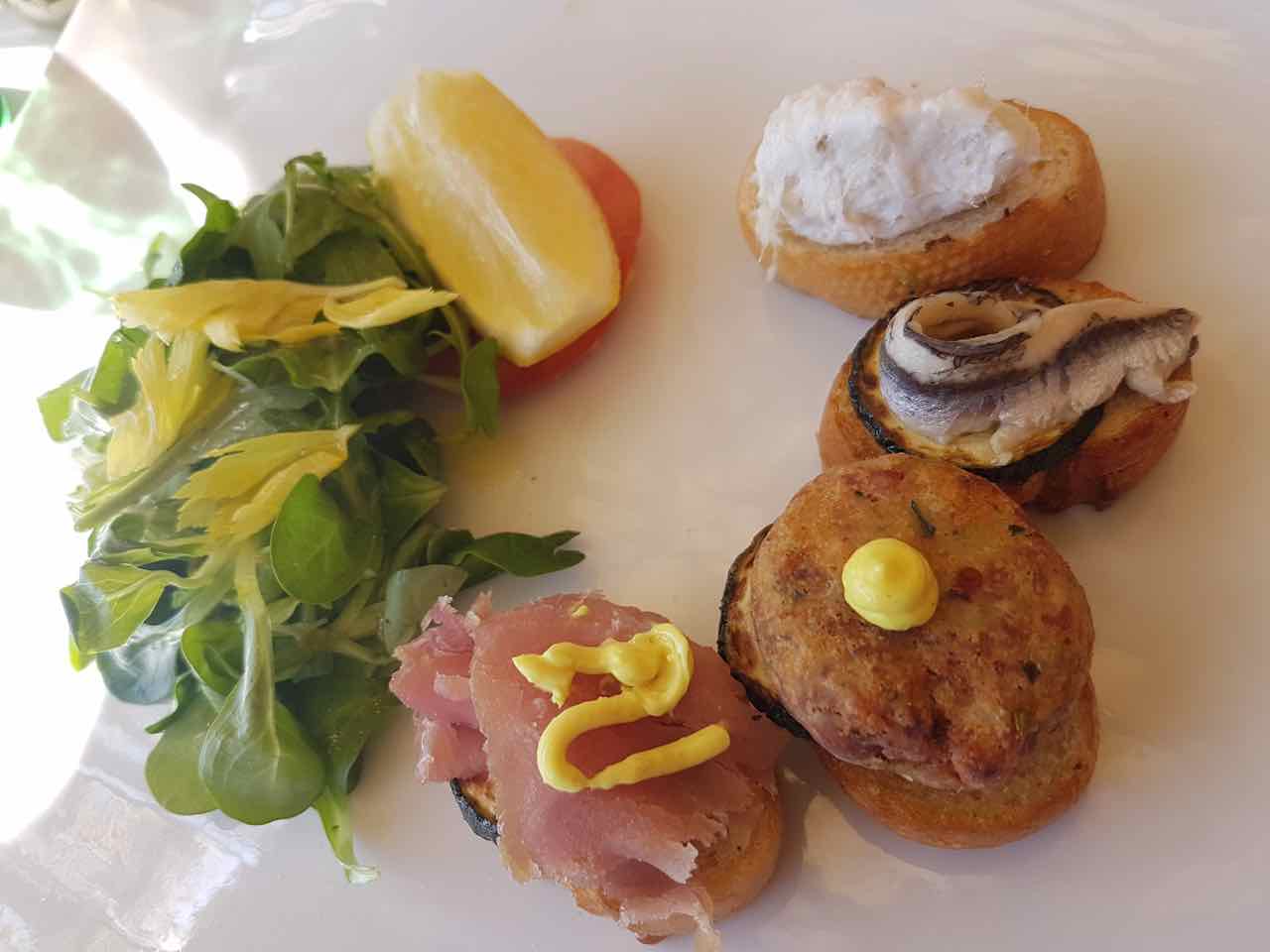 What to Eat In Labin_Velo Kafe Entree  Croatia Travel 